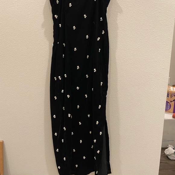 Midi length dress with slit and pearls - Picture 3 of 5
